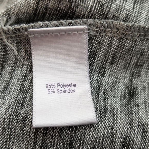 Jennifer Lopez gray animal print wrap style 3/4 sleeve top women's size 1X - Picture 3 of 9